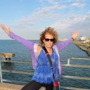 Meet your Posher, Hollie